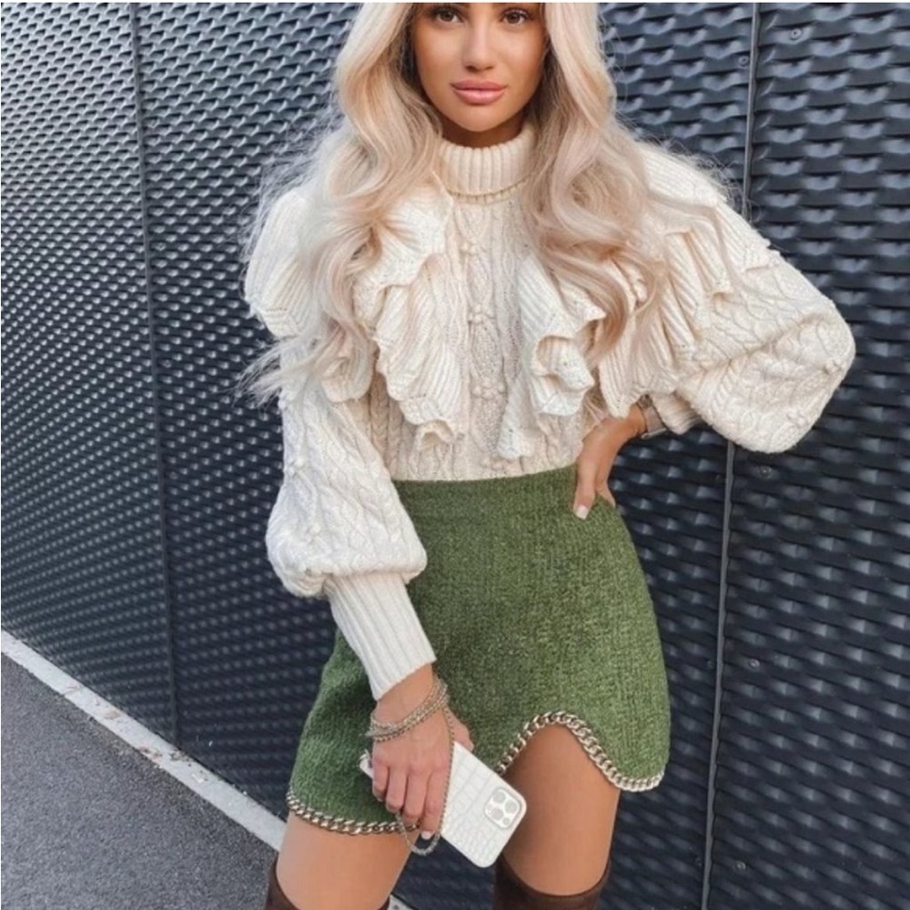 Zara Bloggers Favorite Chain Mini Skirt